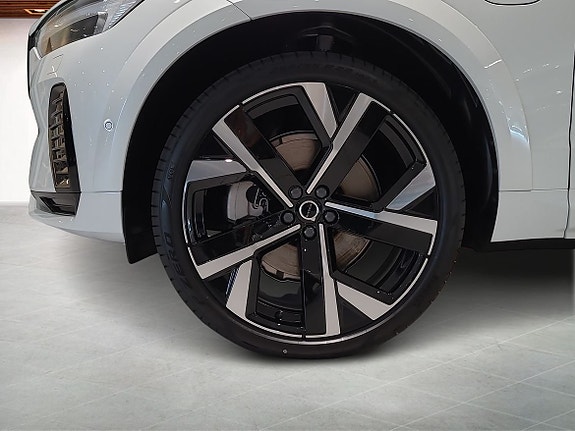 Volvo XC60 9 of 18