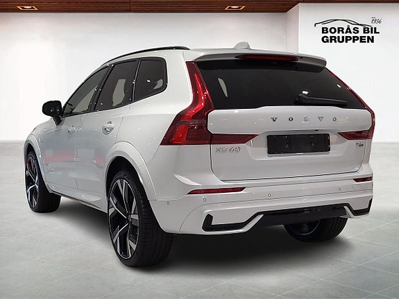 Volvo XC60 2 of 18