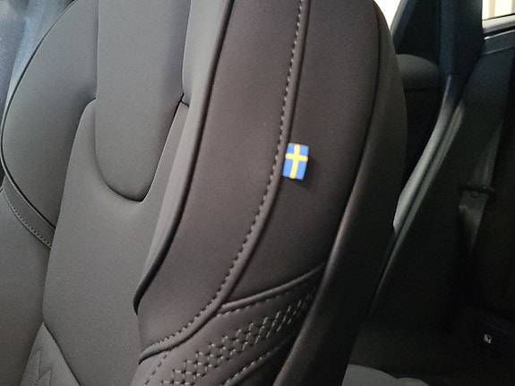 Volvo XC60 15 of 18