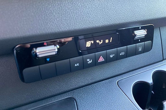 Mercedes-Benz eSprinter 420 13 of 16