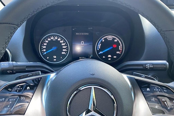 Mercedes-Benz eSprinter 420 7 of 16