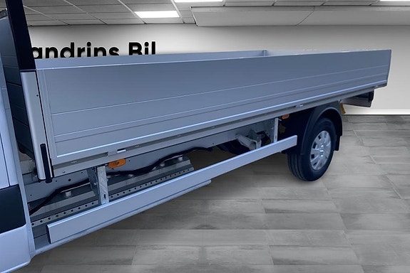 Mercedes-Benz eSprinter 420 15 of 16