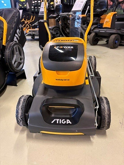 STIGA Batteridriven gräsklippare Multiclip 547 AE Kit