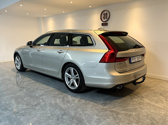 Volvo V90 3 of 5