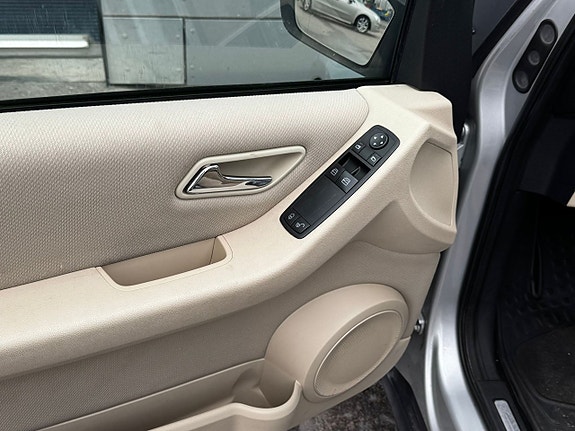 Mercedes-Benz A170 13 of 14