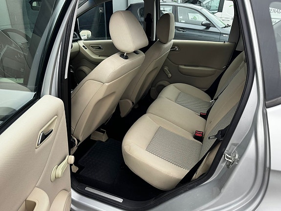 Mercedes-Benz A170 14 of 14