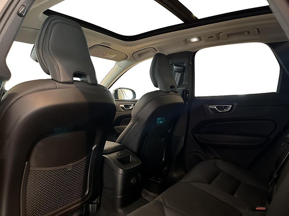 Volvo XC60 12 of 28