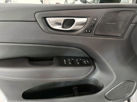 Volvo XC60 17 of 28