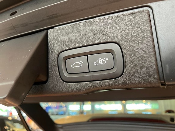 Volvo XC60 14 of 28