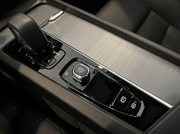 Volvo XC60 28 of 28
