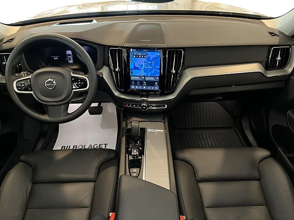 Volvo XC60 8 of 28