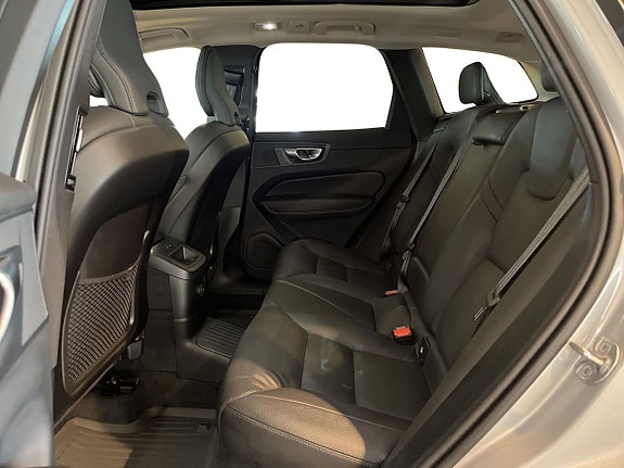 Volvo XC60 7 of 28