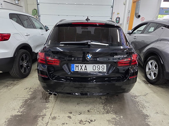 BMW 520d 4 of 5