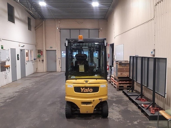 Yale ERP25VL 2 of 5