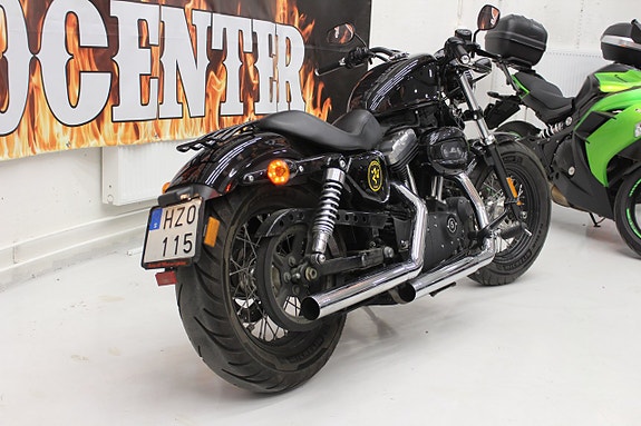 Harley-Davidson Forty-Eight XL1200 3 of 5
