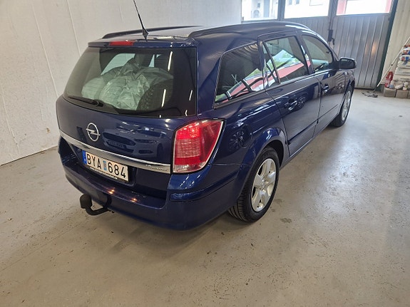 Opel Astra 3 of 5