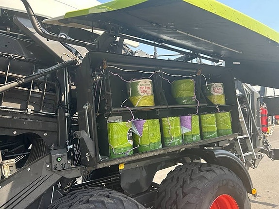 CLAAS Quadrant 5300 FC Evolution Tandem 6 of 8