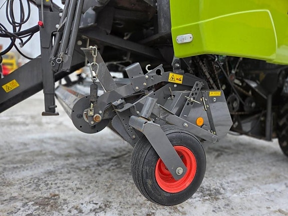 CLAAS Rollant 455 RC Uniwrap 4 of 12