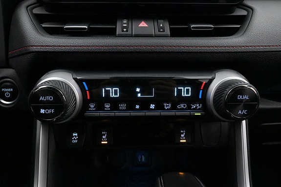 Toyota RAV4 Plug-in Hybrid 16 of 27