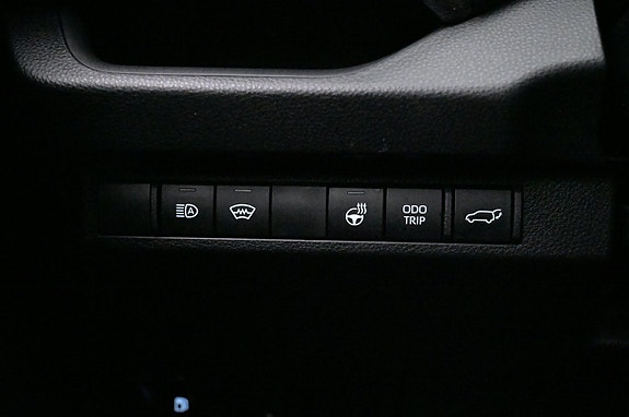 Toyota RAV4 Plug-in Hybrid 18 of 27