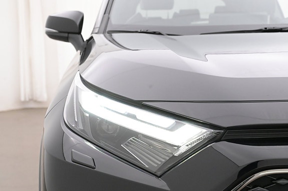 Toyota RAV4 Plug-in Hybrid 26 of 27