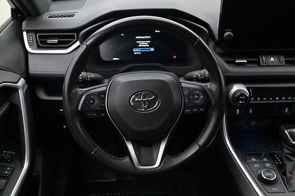 Toyota RAV4 Plug-in Hybrid 7 of 27