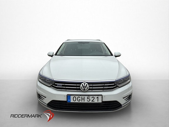 Volkswagen Passat 2 of 5