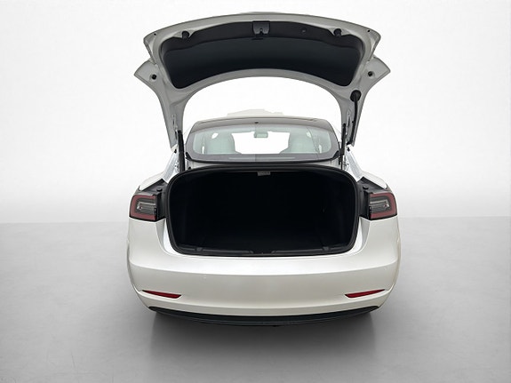 Tesla Model 3 9 of 30