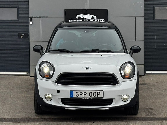 MINI Countryman Cooper D 2 of 5