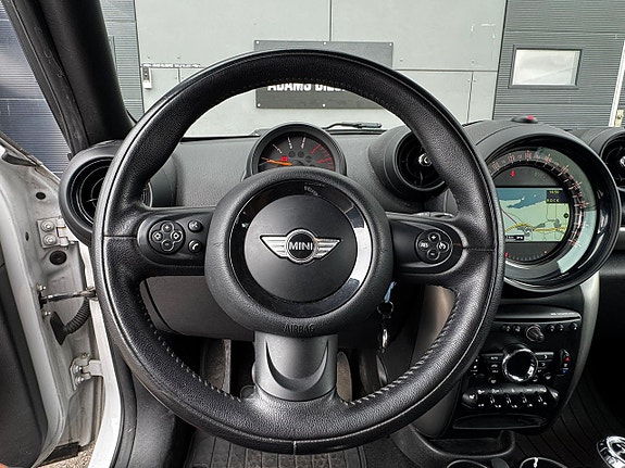 MINI Countryman Cooper D 8 of 19