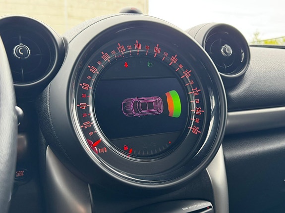 MINI Countryman Cooper D 9 of 19