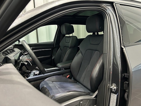 Audi Q8 e-tron 5 of 5