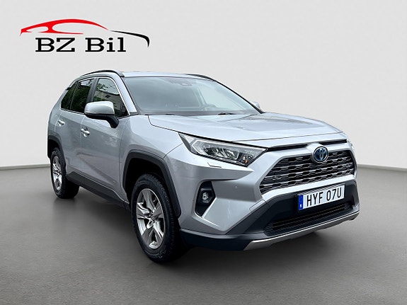 Toyota RAV4 7 of 21
