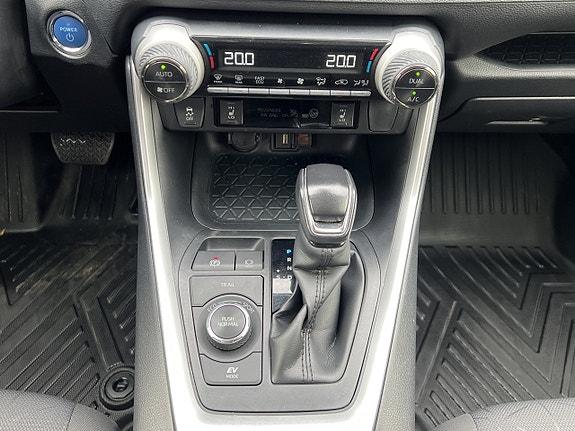 Toyota RAV4 15 of 21