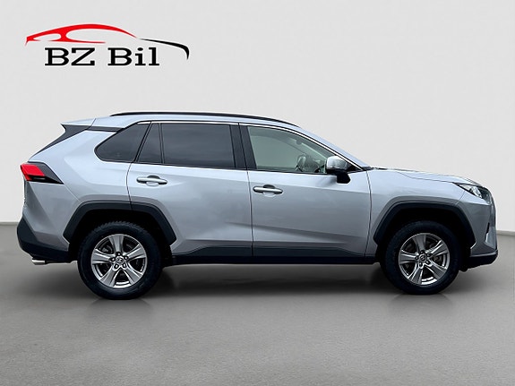 Toyota RAV4 6 of 21