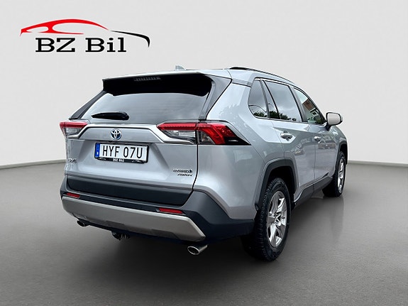 Toyota RAV4 5 of 21