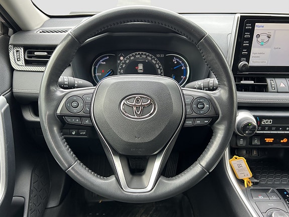Toyota RAV4 12 of 21