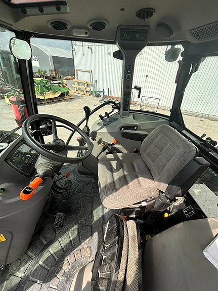 Case IH Farmall 65 A 8 of 9
