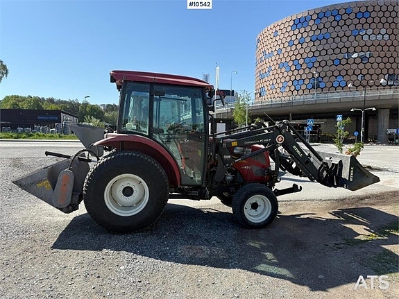 Traktor Shibaura ST450 med frontlastare, frontlyft och redsk 5 of 24