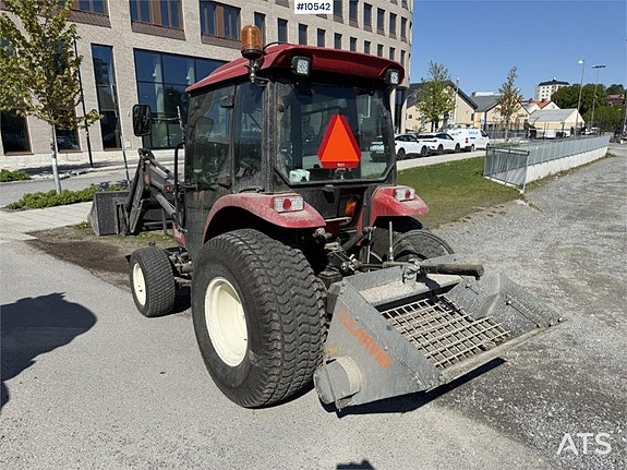 Traktor Shibaura ST450 med frontlastare, frontlyft och redsk 2 of 24