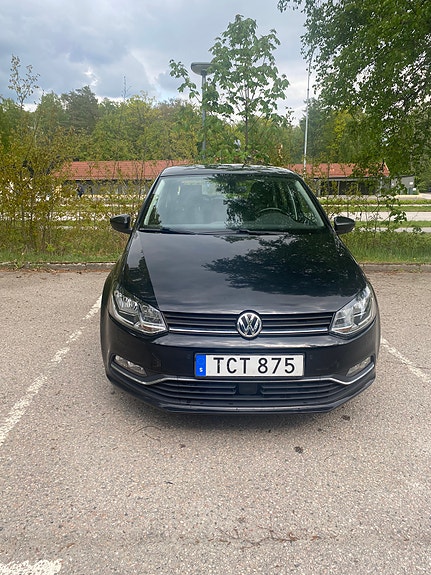 Volkswagen Polo 2 of 5