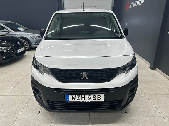 Peugeot Partner 3 of 5
