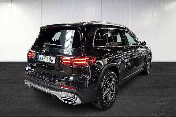 Mercedes-Benz GLB200 4 of 5