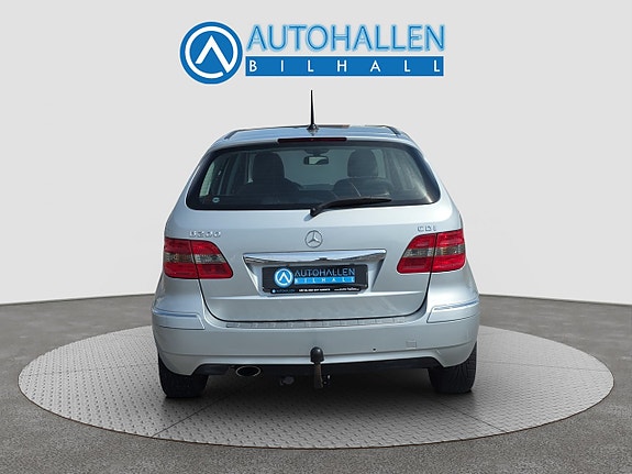 Mercedes-Benz B200 5 of 5