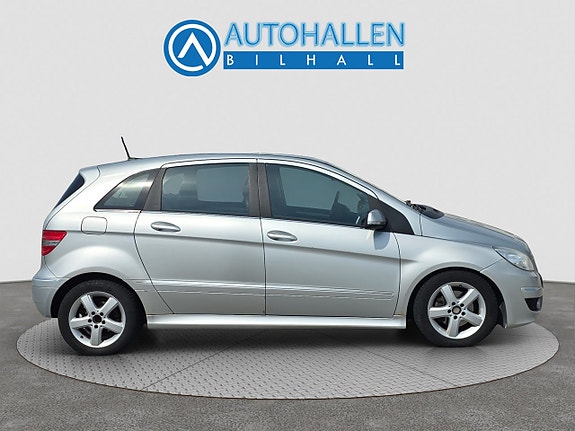Mercedes-Benz B200 7 of 13