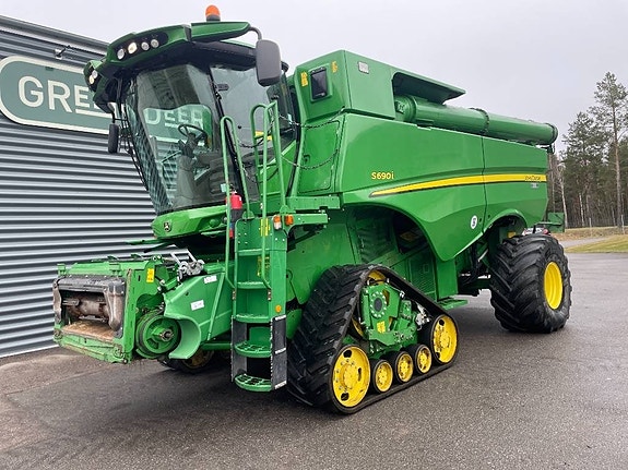 John Deere S 690 i 2 of 11