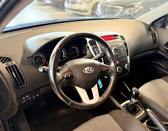 Kia Ceed 9 of 13