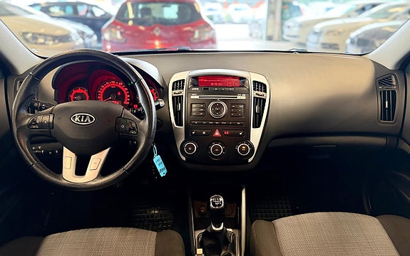 Kia Ceed 11 of 13