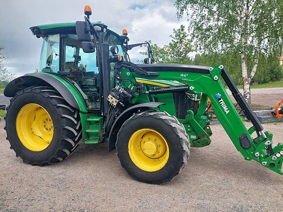 John Deere 5115R 2 of 7