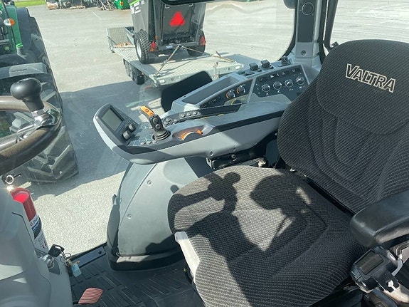 Valtra N 174 D 4 of 5